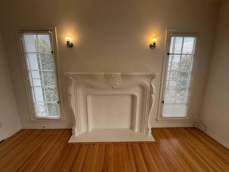 419 N Doheny Dr #B — Photo 8