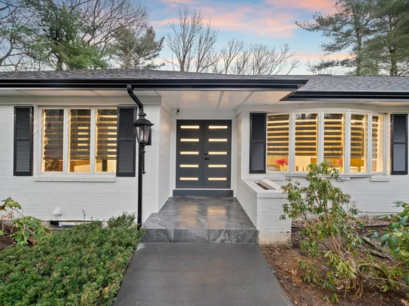 60 Algonquin Rd, Canton, MA 02021