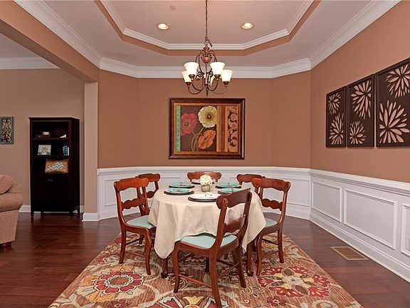 4th image of 3017 Montclair Cir SE