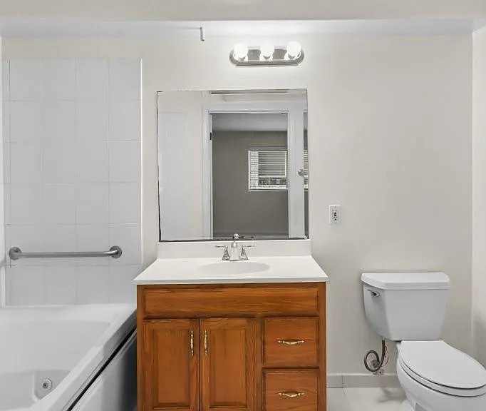 4262 Lindblade Dr #240 — Photo 8