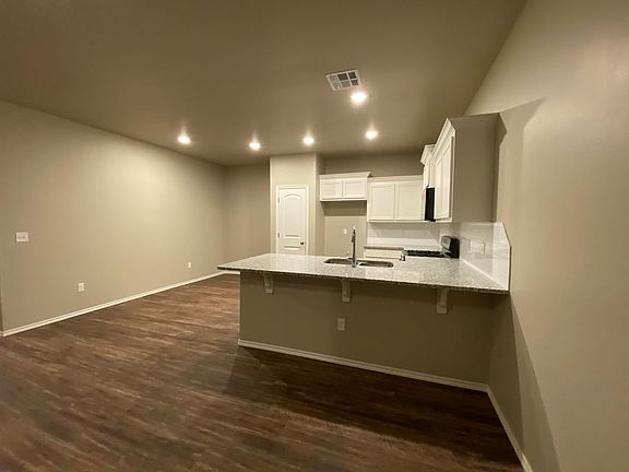 5th image of 10908 NW 119th St