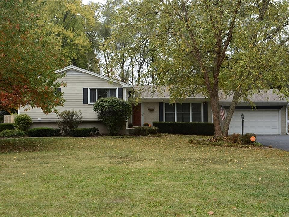 1st image of 1418 Oakwood Trl