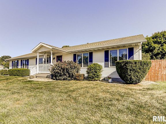 4th image of 301 Goldenrod Dr