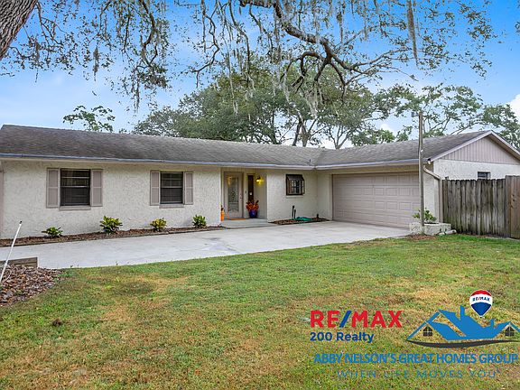 2nd image of 4570 Malik Cres