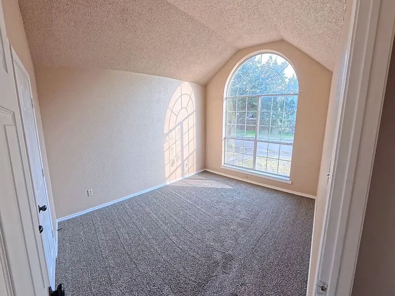 1454 Cromwell Ct — Photo 10