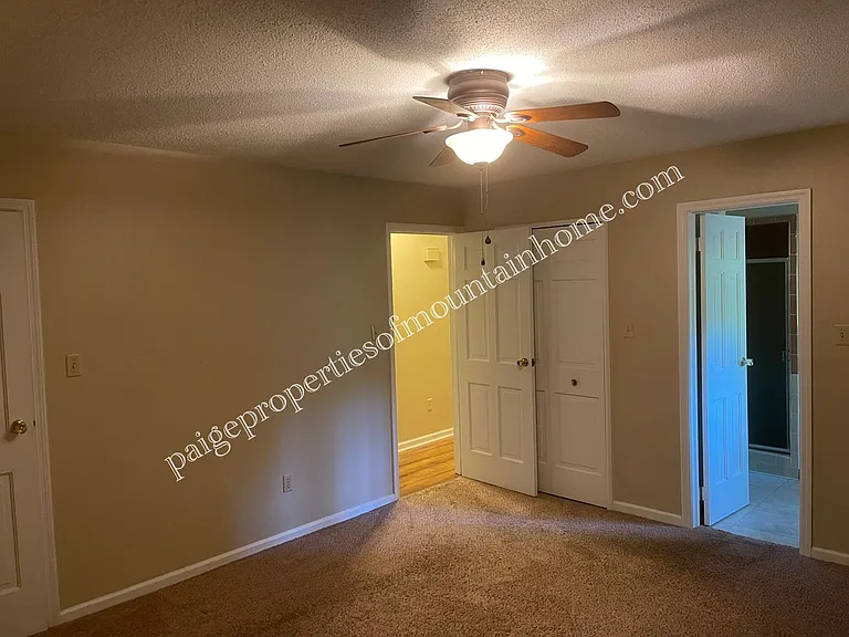 1724 Katherine Dr — Photo 7