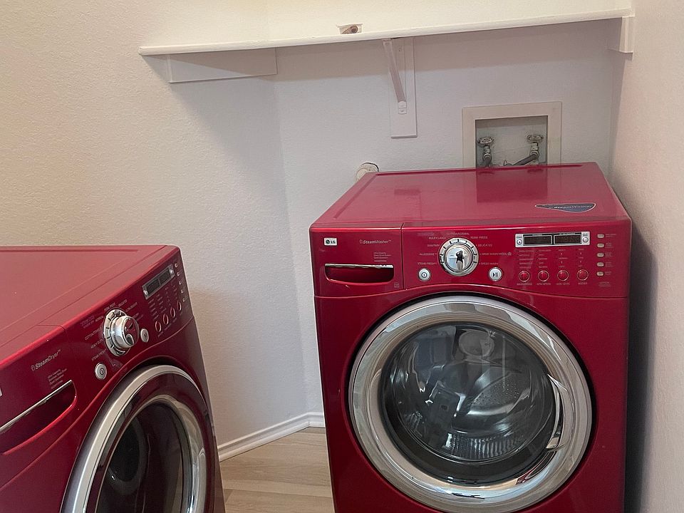 2nd image of 1028 Sugarberry Ln