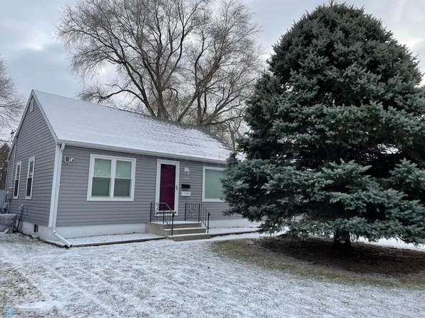 1506 13 1/2 St S, Fargo, ND 58103