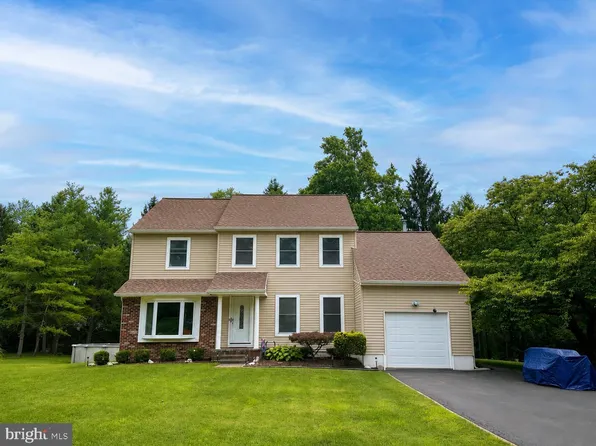 69 Willis Dr, Ewing, NJ 08628