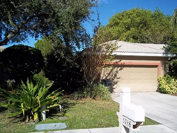 2nd image of 5286 Far Oak Cir