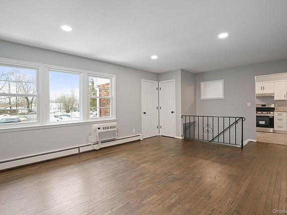 4th image of 2710 South Road #C6