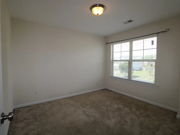 870 Cormier Dr — Photo 11