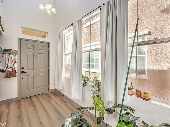 5th image of 4424 Oberlander Ave