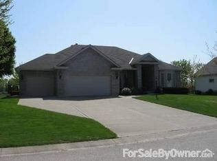 15527 Cedar Ln, Basehor, KS 66007