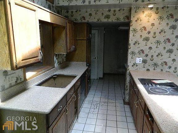 3rd image of 501 Tallwood Dr