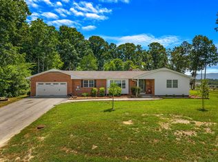 389 Economy Cir, Dandridge, TN 37725