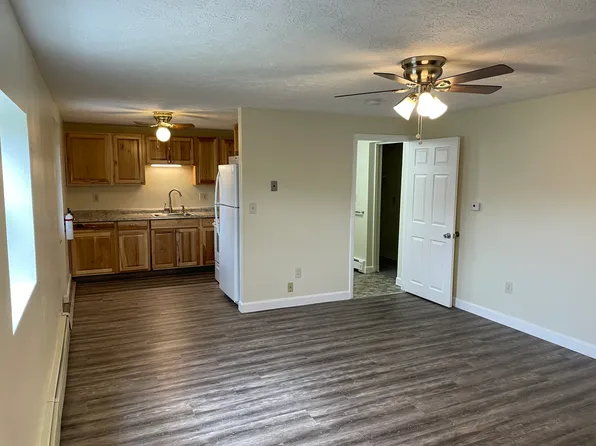 100 Strawberry Ave #3, Lewiston, ME 04240