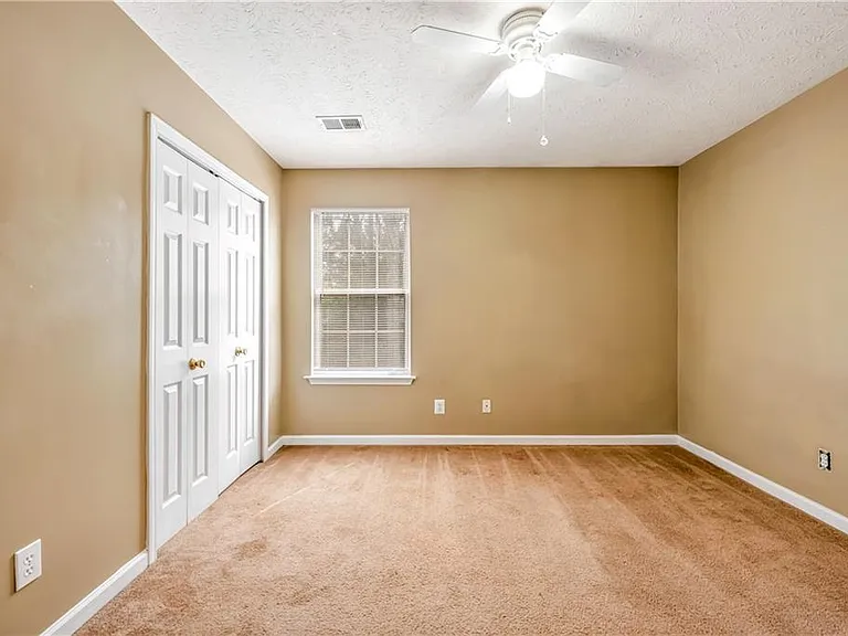 4392 Windmoor Dr NW — Photo 17