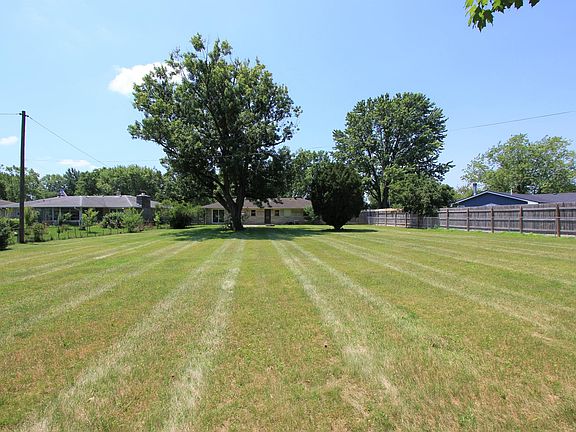 3rd image of 513 Thorne Dr