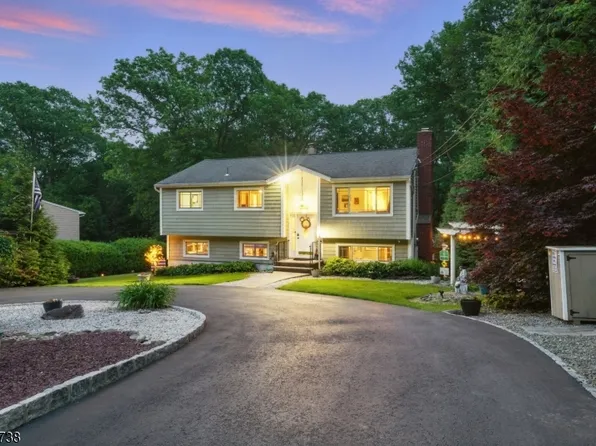 19 Paderewski Rd, Jefferson Twp., NJ 07438
