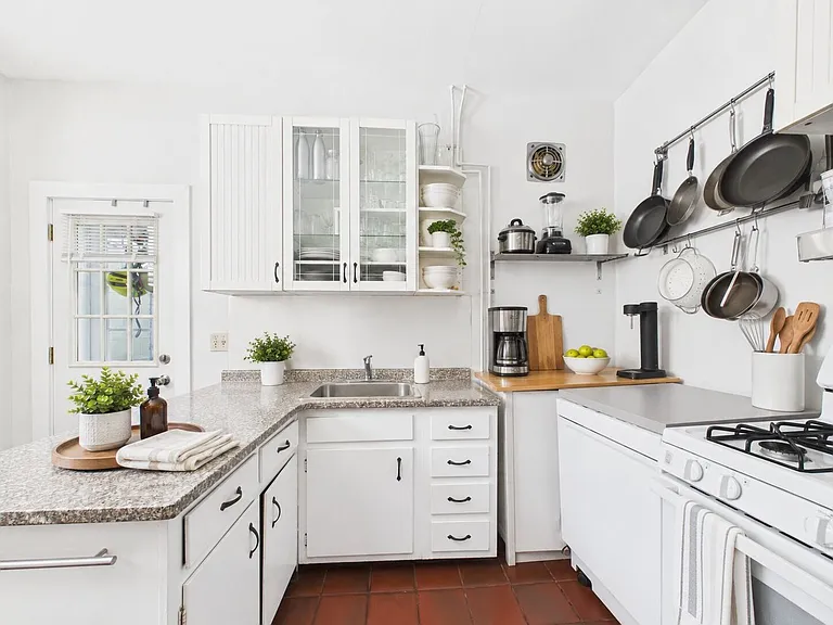 2623 Swain St — Photo 8