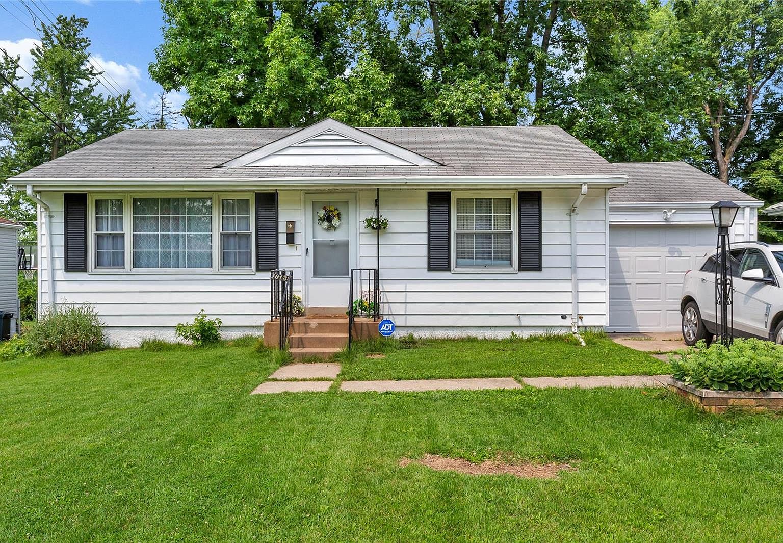 10139 Dwight Dr, Saint Louis, MO 63137 Zillow