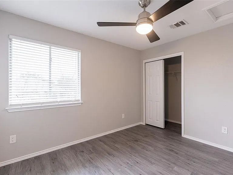 1701 Golden Sunrise Ln — Photo 21