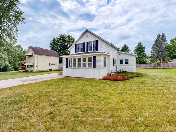 2915 E River Rd NE, Rochester, MN 55906