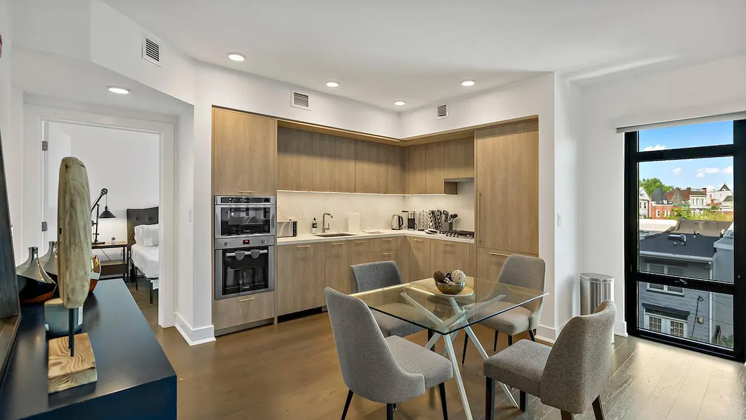 2 bed, 2.0 bath, $7,655 — Photo 4