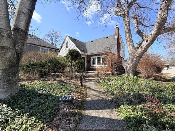 2093 Victoria Ave, Burlington, ON L7R 1R5