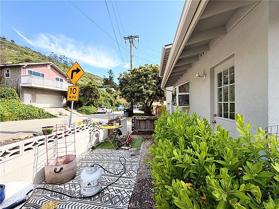 4th image of 6840 Santa Barbara Ave