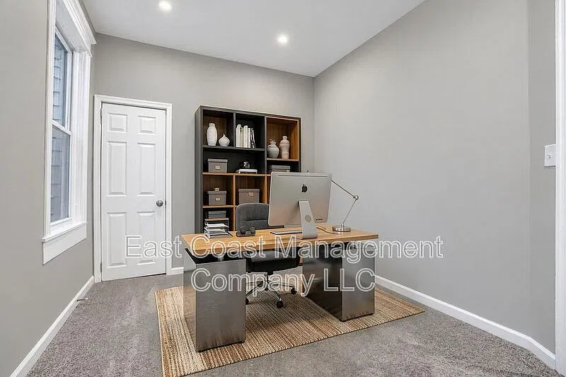3 bed, 1.5 bath, 1923 sqft, $1,995 — Photo 3