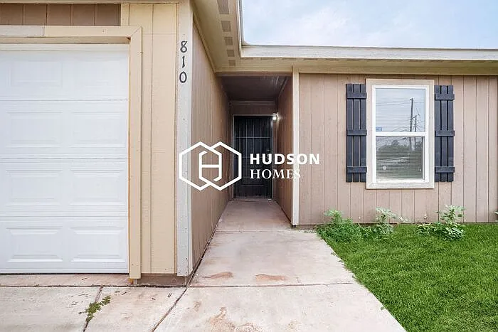 3 bed, 2.0 bath, 1028 sqft, $925 — Photo 3