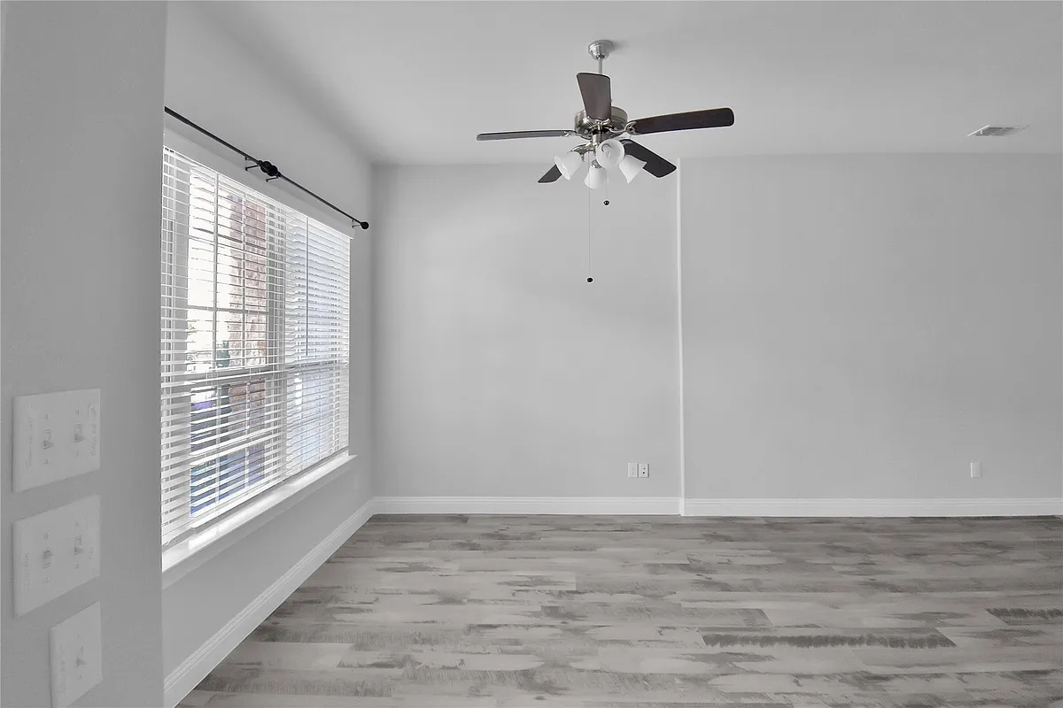 Building Photo - 6275 Rilla St