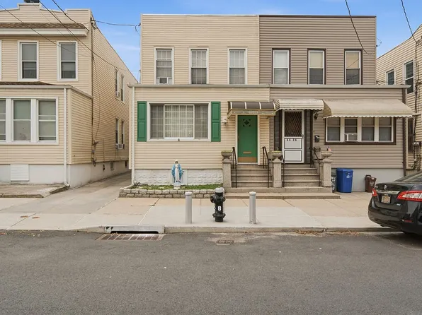 66-28 75th St, Flushing, NY 11379