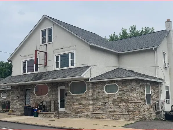 912 S Main St, Old Forge, PA 18518