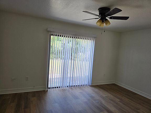 4th image of 1408 S Collins St APT 1