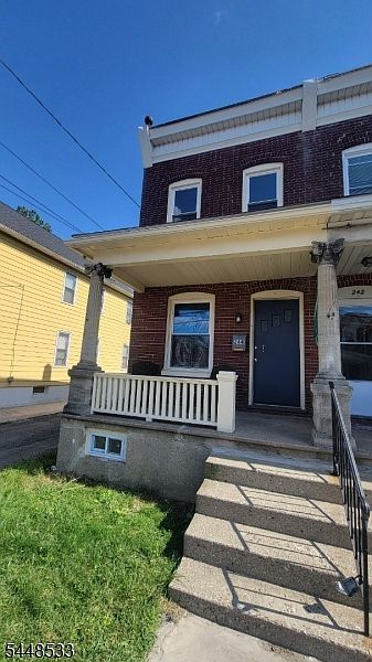 1st image of 244 Irwin St