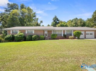 1327 Hoke St, Gadsden, AL 35903