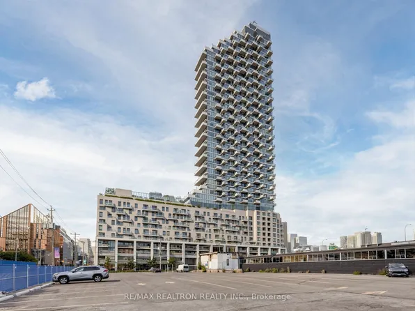 12 Bonnycastle St #906, Toronto, ON M5A 0C8