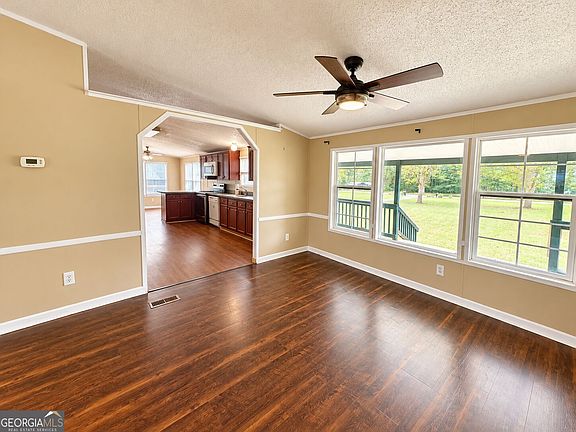 4th image of 351 Borders Rd