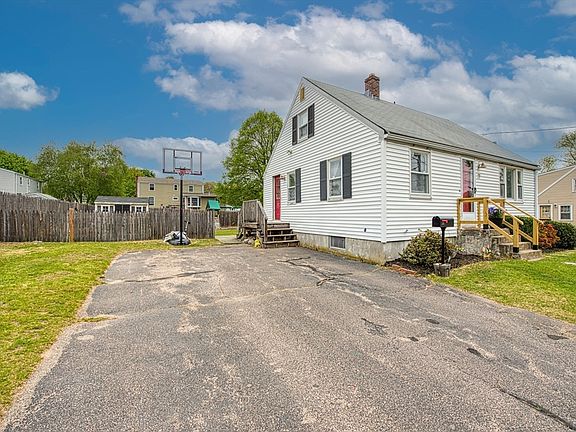 3rd image of 15 Jefferson Rd