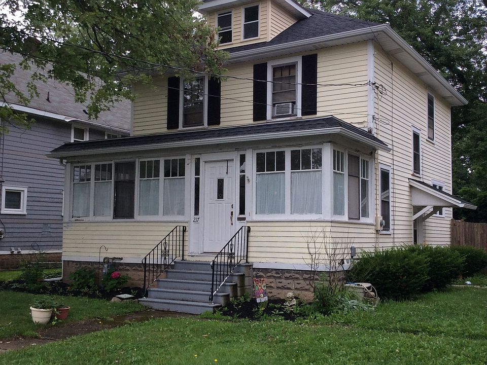 1st image of 217 Hunt Ave