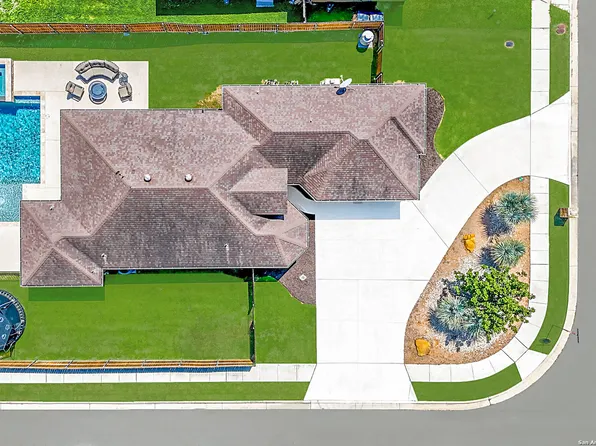 1352 Lauren St, New Braunfels, TX 78130