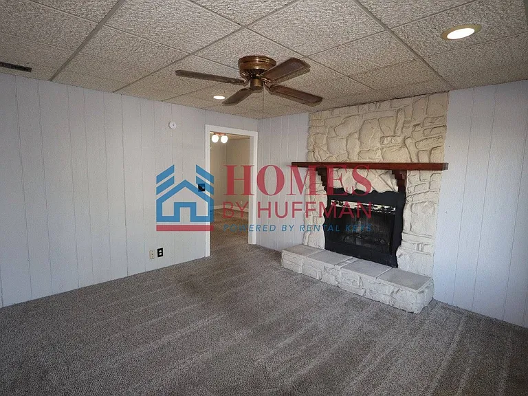 1219 Harriet St — Photo 4
