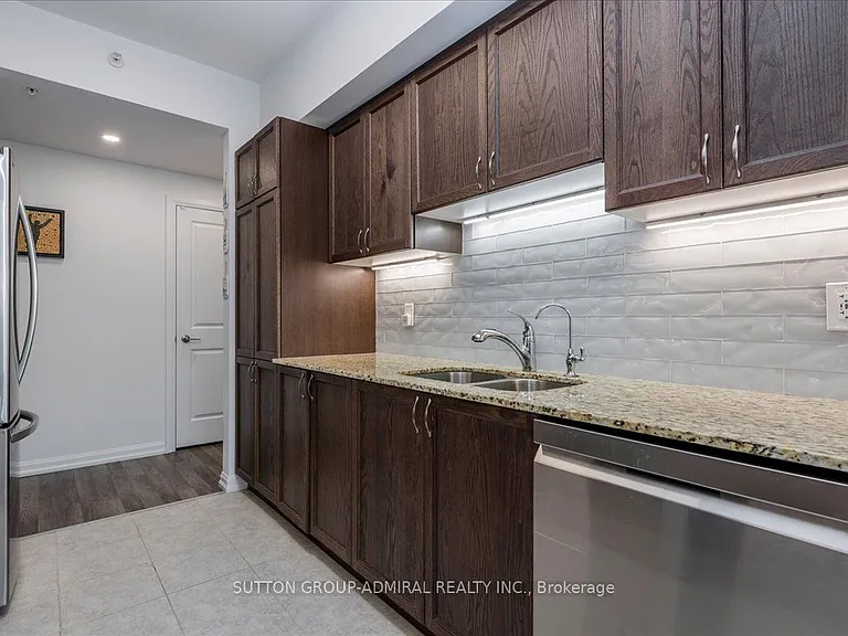302 Essa Rd #418 — Photo 13