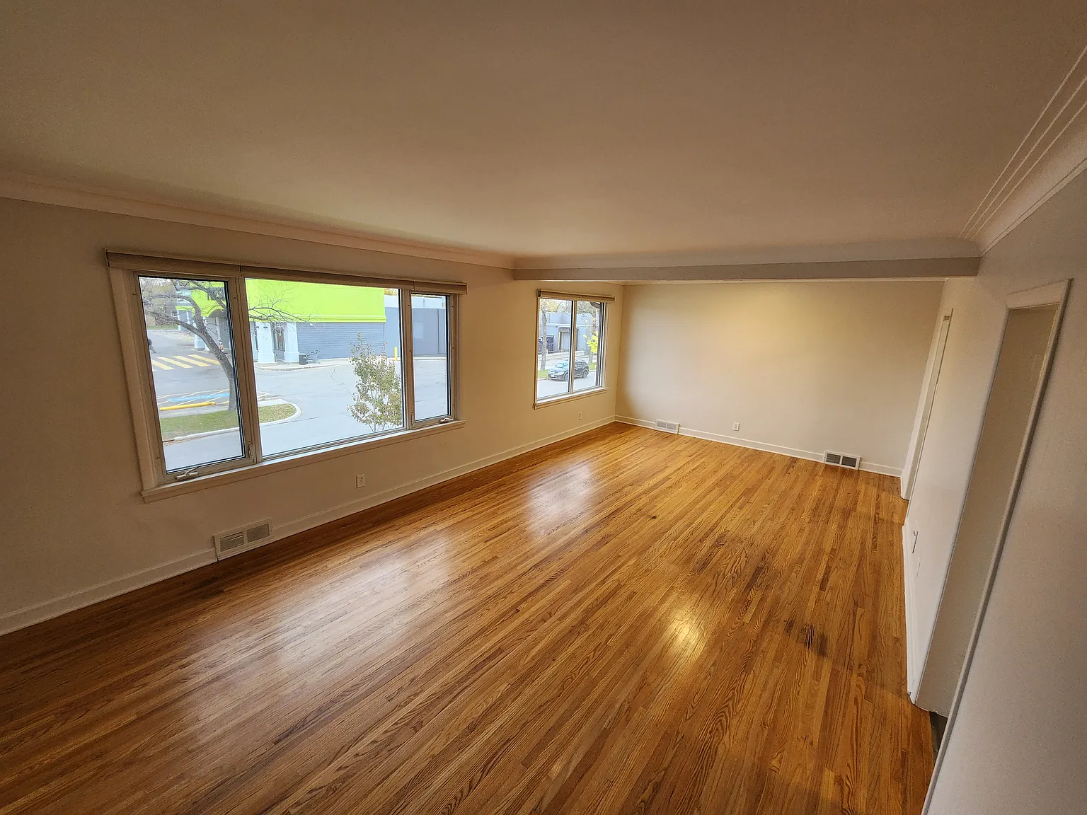 204 Bronx Avenue — Photo 2