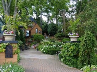 2339 Ferndale St, Sylvan Lake, MI 48320