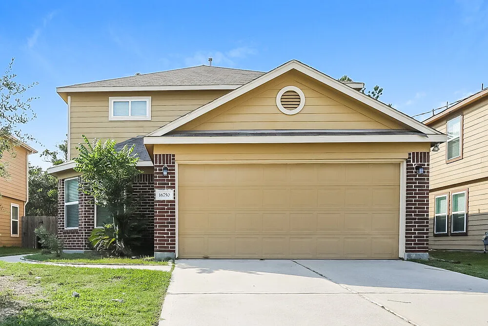 4 bed, 2.5 bath, 2096 sqft, $2,660 — Photo 1