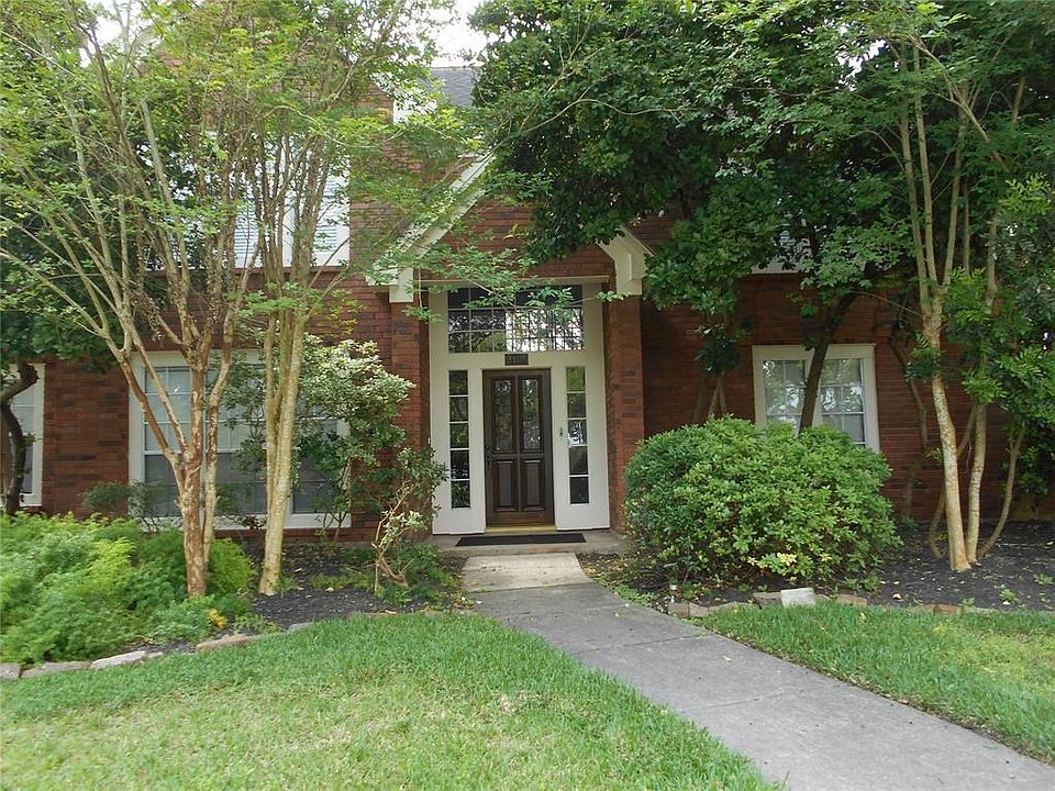1st image of 2108 Rosswood Dr